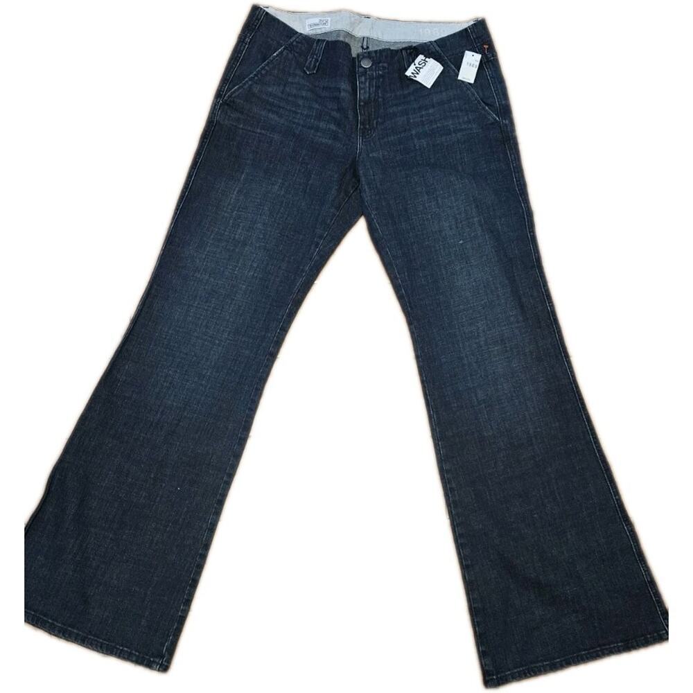 New With Tags! Gap Women’s Boyfriend Flare Jeans Size 31/12